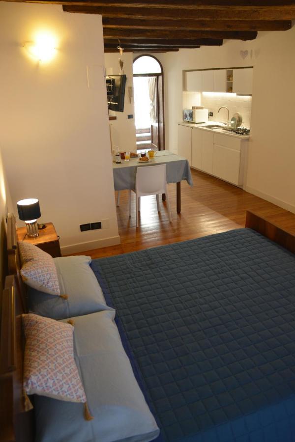 Апартаменты Accogliente Locale Con Terrazzo In Centro Storico Витторио-Венето Экстерьер фото